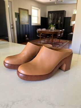 Vince Clogs Platform Mule Heels 8.5